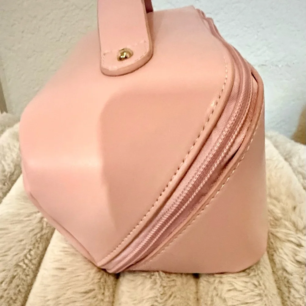 Blush pink makeup bag/organizer - Picture 2 of 5